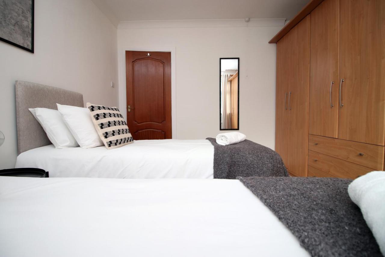 Becky'S Bungalow By Ty Sa -Spacious 4 Bed Bungalow Cardiff Exteriér fotografie