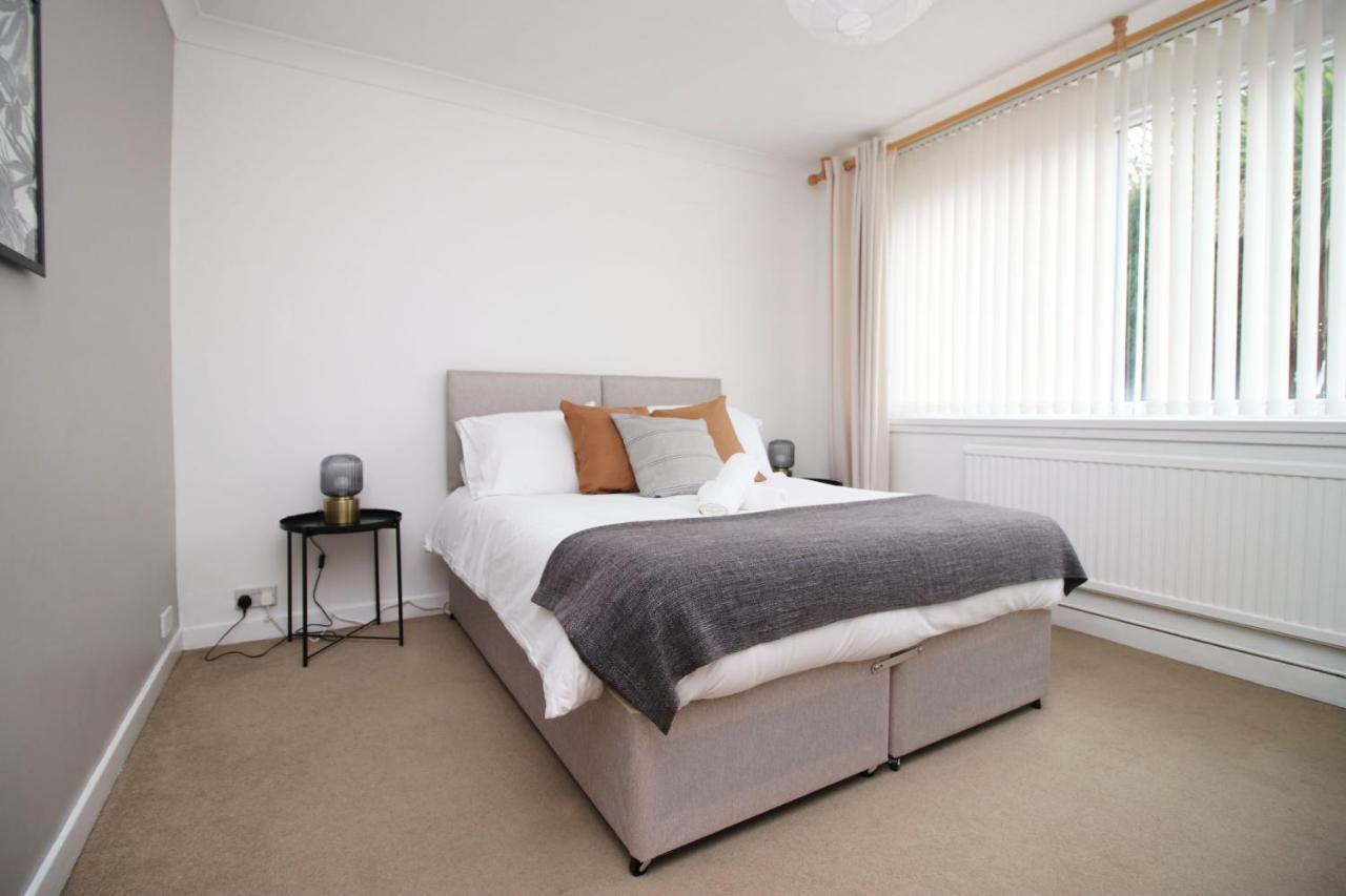 Becky'S Bungalow By Ty Sa -Spacious 4 Bed Bungalow Cardiff Exteriér fotografie