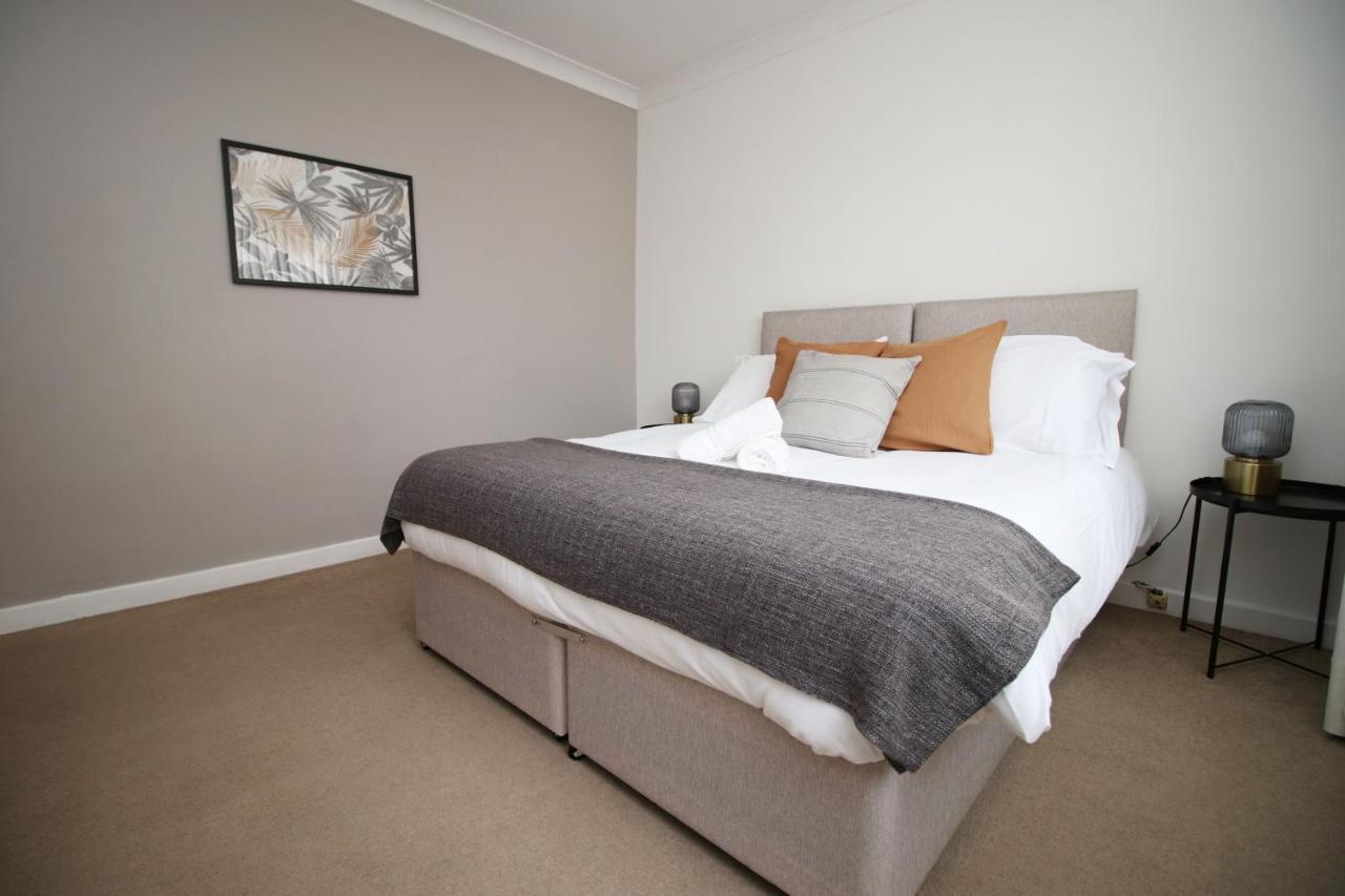 Becky'S Bungalow By Ty Sa -Spacious 4 Bed Bungalow Cardiff Exteriér fotografie